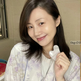 Tôi kiên trì 5 phút massage với đá mỗi tối để kích thích tuần hoàn dưới da, nhờ đó nhìn trẻ hơn 5 tuổi