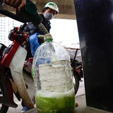 Tuyệt đối KHÔNG làm hành động này sau khi mua xăng dầu, vì có thể ảnh hưởng tính mạng