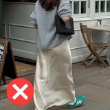 Váy lụa đang “chiếm sóng” 2026: Mặc đúng cách là sang lên vài bậc, sai một ly dễ lộ dáng ngay