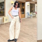 Không chỉ quần ống rộng: Quần dáng kén giúp chân thon, dáng đẹp và mặc gì cũng sang