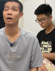 Bị mất thị lực sau tai nạn, chàng trai bỏ dở việc học Y Đa khoa: "Muốn ôm cậu 1 cái"