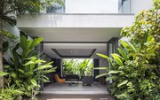 Ngôi nhà tối giản sở hữu hai khu vườn xanh mát