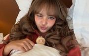 Lisa (BLACKPINK) khoe "Labubu" đính đá quý trị giá 300 triệu Won