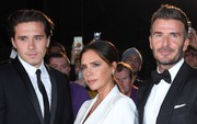 David Beckham và Victoria thấy "thật kinh khủng" khi đọc tin tức về 4 người con