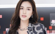 Thái độ của Hoa hậu Đỗ Hà giữa lúc hôn nhân bị quấy phá
