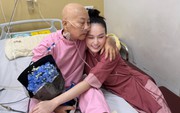 Vợ Tuấn Hưng kể đêm cuối trước khi mẹ chồng mất, nghẹn ngào khi mẹ bảo "con là con gái yêu của mẹ"