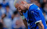 Chuyện gì xảy ra với Neymar thế này
