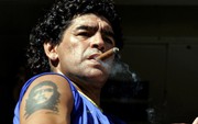 Rợn người những phút cuối đời của huyền thoại bóng đá Maradona: “Ngôi nhà kinh hoàng”, cơ thể sưng phồng, bị bỏ mặc tàn nhẫn