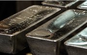 Từ bị lãng quên thành tâm điểm thị trường, tăng vượt xa giá vàng: chuyện gì đang xảy ra với bạc?