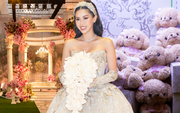 Đến chịu Tiên Nguyễn: Đám cưới concept kiến trúc Phục Hưng nhưng phục vụ gắp thú bông và chụp photobooth