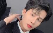 Jack và dàn sao bán lightstick giá triệu đồng, fan vẫn chi mạnh vì điều gì?