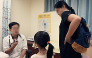 Bé gái 4 tuổi ngực nở nang, bé trai 9 tuổi vòng eo to đột biến: Nhiều gia đình có những chi tiết này khiến trẻ dậy thì sớm