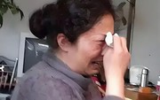 Bà mẹ khóc ngất sau buổi họp phụ huynh, biết lý do, nhiều người cảnh báo: Tương lai chị sẽ mù mịt vô cùng!