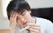 Có nên tiêm vắc xin HPV khi đang sốt, ho, trong người mệt mỏi?