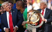 Ông Donald Trump giữ chiếc cúp FIFA Club World Cup ở Nhà Trắng, trao bản sao cho Chelsea
