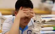 Đỗ đại học danh tiếng được gia đình mở tiệc ăn mừng, mấy ngày sau nam sinh liền đòi thi lại, thừa nhận: "Trường rất tốt nhưng con thấy hụt hẫng"