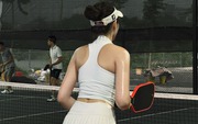 Đem cả vàng đi bán để mua đồ tập pickleball