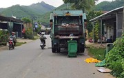 Công nhân môi trường hoảng hồn phát hiện thi thể trẻ sơ sinh trong thùng rác