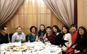 Họp lớp được hỏi lương hưu, tôi trả lời thật 30 triệu đồng/tháng, về phát hiện bị loại khỏi nhóm chat, vợ trách: “Chỉ nên nói 3 triệu”