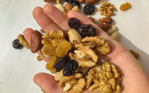 Ăn bao nhiêu hạt mỗi ngày dịp Tết để không sợ béo? 2 lưu ý khi ăn, cái đầu tiên nhiều người mắc mà không hay biết