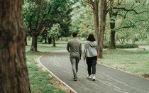 Điều gì xảy ra với cơ thể khi bạn đi bộ 20 phút mỗi ngày?