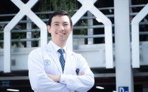 Bác sĩ Bệnh viện Chợ Rẫy kể chuyện đỡ đẻ cho thai phụ 30 tuần trên máy bay từ châu Âu về TP.HCM