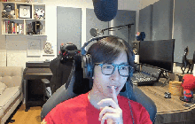 ViruSs reaction bản rap diss của Bình Gold: Beat khá giống bản hit của rapper Mỹ, hờn dỗi vì bị bảo cả thế giới tẩy chay