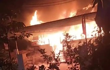 Cãi nhau với vợ, chồng xả khí gas đốt ngôi nhà gỗ trị giá nửa tỷ đồng