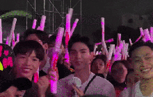 Mỹ Tâm chào cả nhà Hoa Dâm Bụt, nhìn thấy Đức Phúc - Erik đứng dưới khu fanzone rồi nhưng Hoà Minzy đâu ý nhỉ?