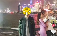 Lên mạng tìm cặp đôi lạ mặt "chụp ké" ảnh 2 năm trước, chàng trai không ngờ được cô gái đáp trả nhưng lại "méo mặt" trước bình luận của đám đông