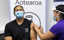 Vì sao các nước từng là điểm sáng chống Covid-19 lại tụt hậu trong cuộc đua tiêm vaccine?