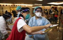 Đài Loan: Số ca nhiễm COVID-19 tăng 1000% trong 1 tháng, người dân "tìm cơ hội" ở Mỹ và TQ đại lục?