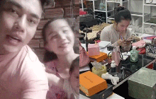 Vợ chồng Lê Dương Bảo Lâm livestream sau khi bị phạt vì bán nước hoa giả, nói 1 câu mà khiến dân tình hoang mang