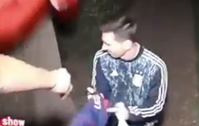 Fan trèo tường rào nhà Messi để xin bằng được chữ ký ngay trong đêm