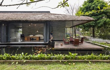 Giám đốc marketing về miền Tây xây biệt thự nhà vườn hệt như một ốc đảo riêng tư, có cả hồ cá Koi ngắm mà ghen tị