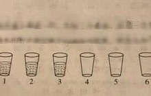 Bài toán lớp 1 siêu hack não: "Di chuyển 1 cốc để các cốc đựng nước và rỗng xếp xen kẽ nhau" - không ngờ đáp án quá dễ!