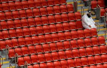 Chuyện buồn phía sau hàng nghìn ghế trống trong trận mở màn World Cup 2022 ở Qatar