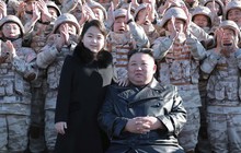 Con gái ông Kim Jong-un xuất hiện lần thứ hai khiến truyền thông xôn xao về ẩn ý của Triều Tiên