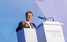 Tỷ phú Bill Gates tiết lộ từng uống "nước từ chất thải"