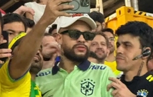 Nhân viên chạy bàn được trả tiền để đóng giả Neymar gây sốt tại World Cup 2022