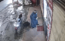 Vụ FPT Shop ở Đà Nẵng bị trộm: Camera ghi lại cảnh nam thanh niên phá cửa trong 20 giây