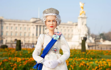 Búp bê Barbie Nữ hoàng Anh mừng đại lễ Bạch Kim: "Cháy hàng" sau 3 giây chào bán, giá 30 triệu đồng vẫn tranh nhau mua