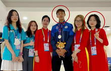 Nữ sinh 2k3 làm TNV SEA Games 31 bỗng được VĐV điển trai Thái Lan nhắn tin, đòi tặng quà và còn hẹn ngày gặp lại
