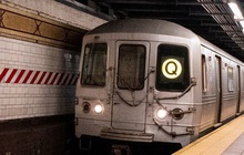 Nổ súng trên tàu điện ngầm ở thành phố New York, một người thiệt mạng