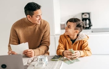 3 quy tắc chung đúc rút từ các cha mẹ có con thành đạt: Dạy con về tiền bạc thì đừng nên bỏ qua