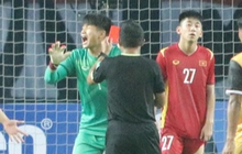 Thủ môn U19 Việt Nam nhận thẻ đỏ oan?