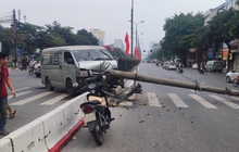 Ô tô đâm gãy cột điện gây ùn tắc trên đường Giải Phóng, Hà Nội