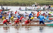 10.000 người về làng gốm Thanh Hà xem đua thuyền trên sông Thu Bồn