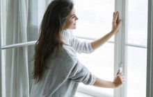 5 cách vệ sinh cửa sổ luôn sạch, nhà luôn mát