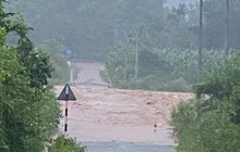 Nhiều nơi ở miền núi Quảng Trị bị chia cắt vì mưa bão